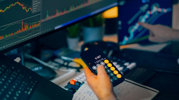 Top Tips for UK Expats: Effective Strategies for Navigating Overseas Property Investments